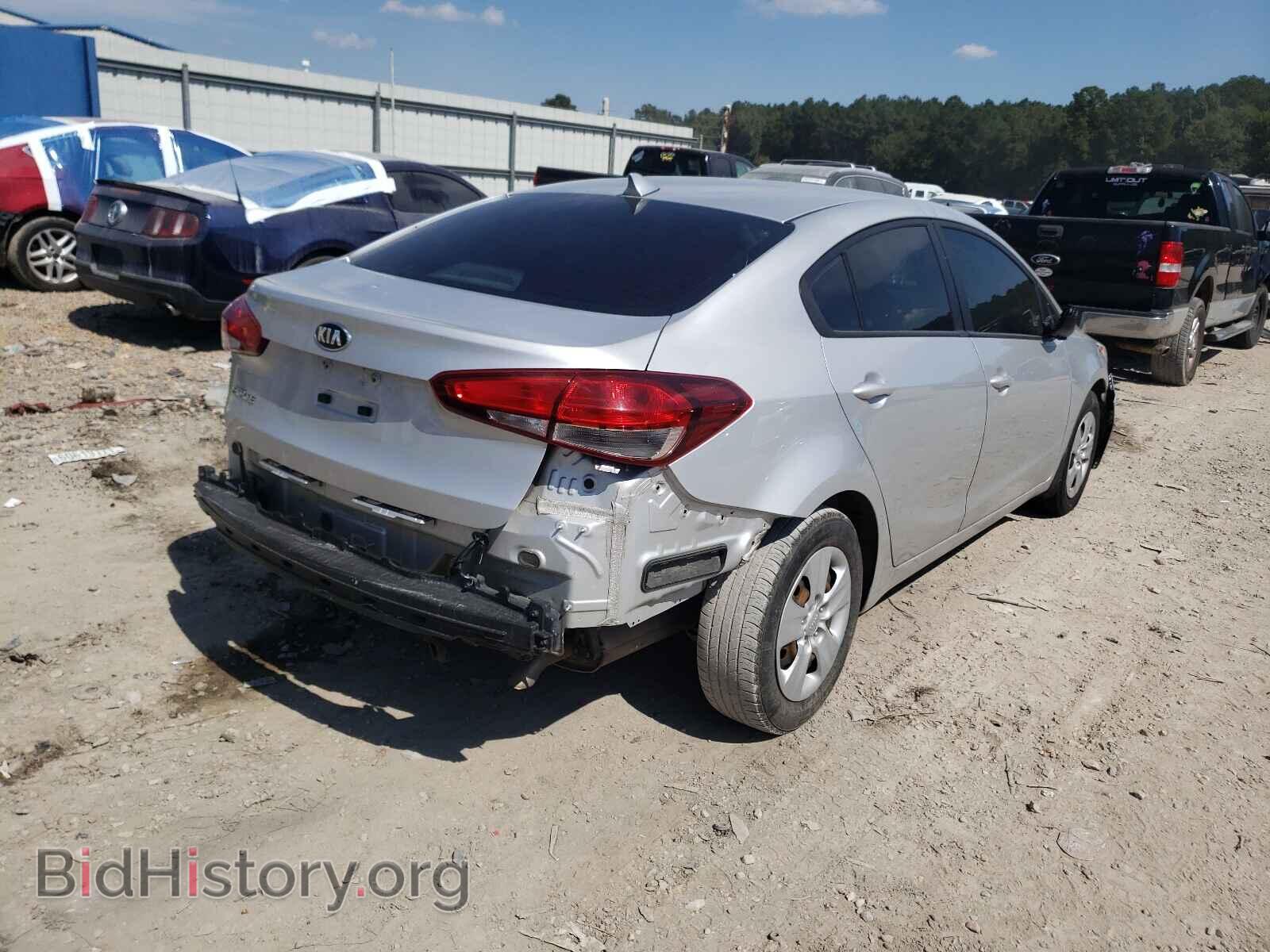 2017 KIA FORTE - VIN: 3KPFK4A77HE067561 - Фото 4