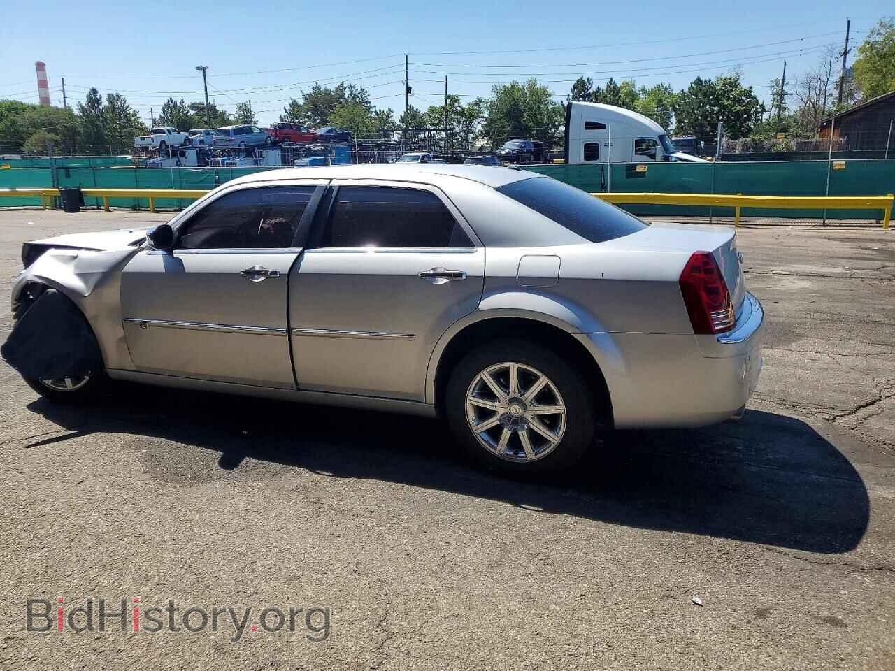 2010 CHRYSLER 300 - VIN: 2C3CA6CT5AH279692 - Photo 2