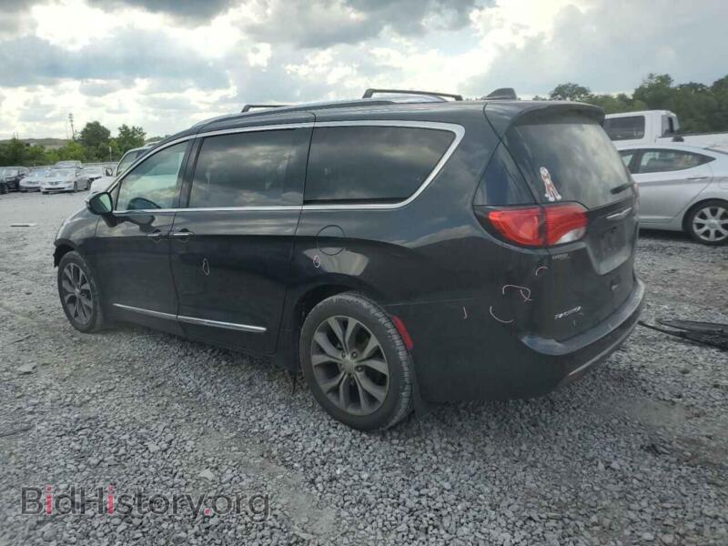 2017 Chrysler PACIFICA (VIN 2C4RC1GG2HR584040) — photo 2 of 13