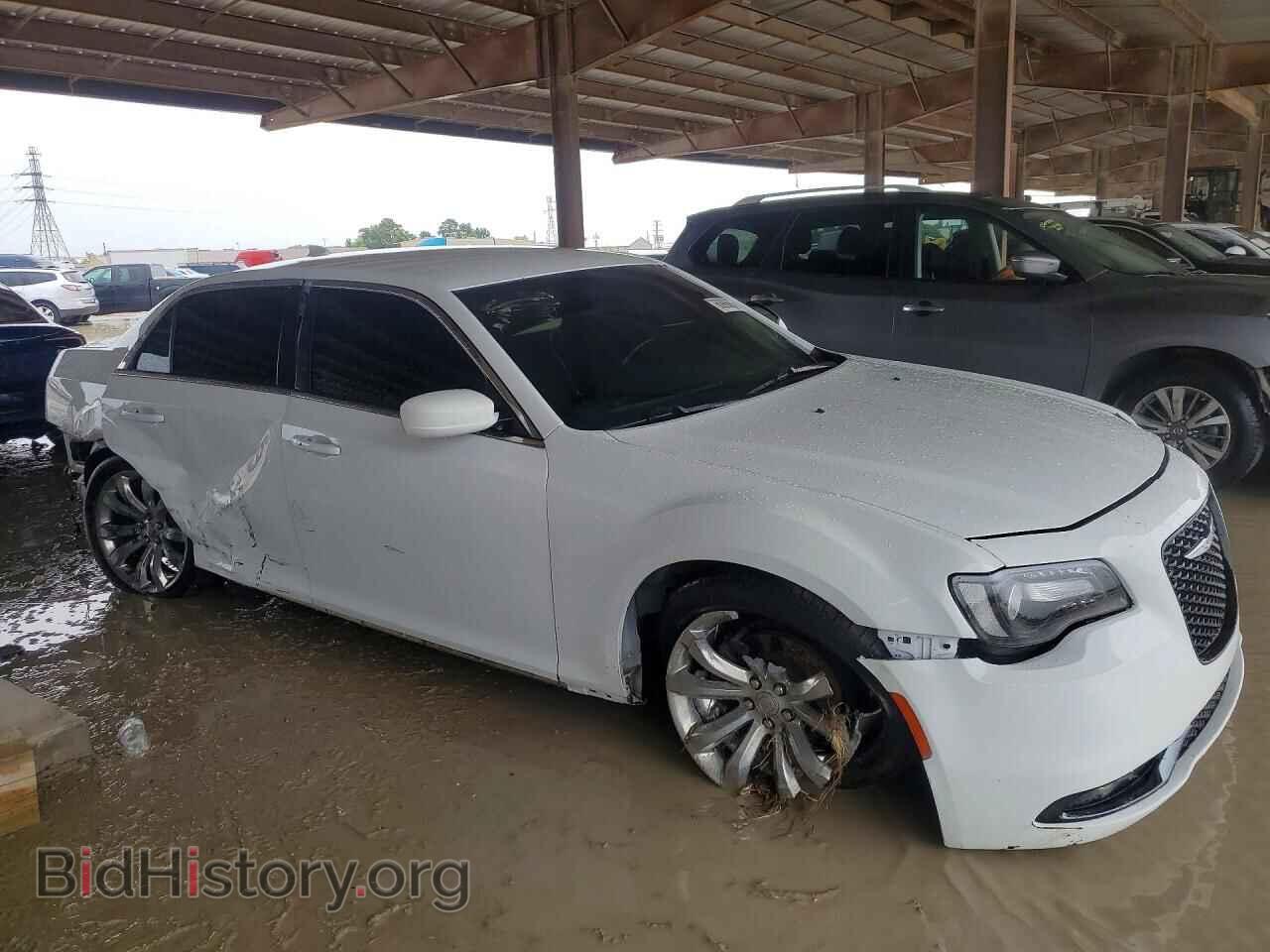 2019 CHRYSLER 300 - VIN: 2C3CCAAG4KH511736 - Photo 4