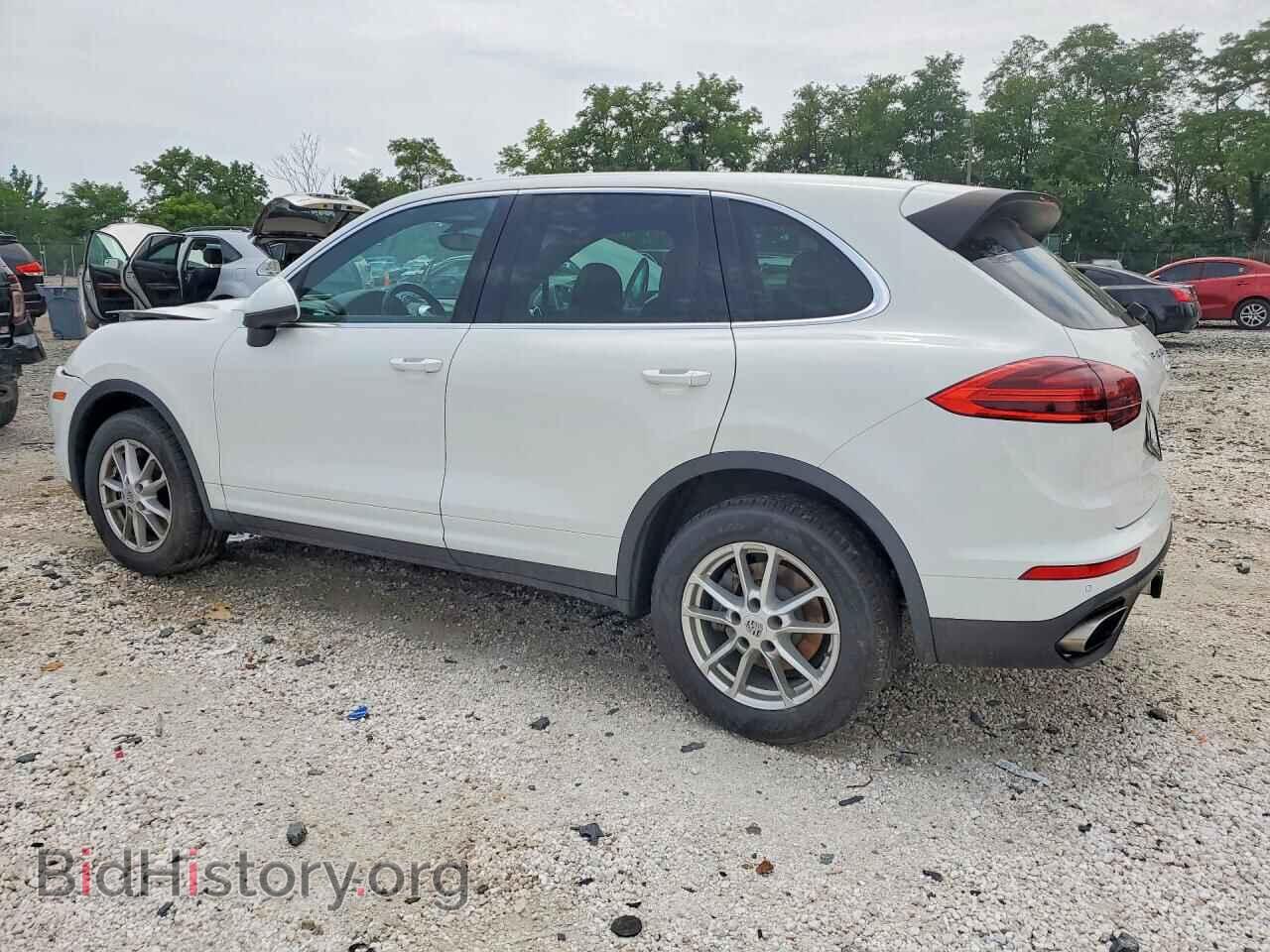 2016 PORSCHE CAYENNE - VIN: WP1AA2A27GLA05264 - Photo 2
