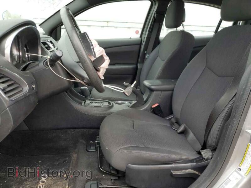 2013 Chrysler 200 (VIN 1C3CCBABXDN558368) — photo 7 of 13