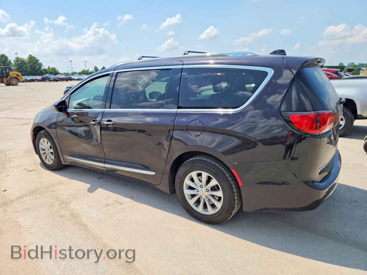 2018 CHRYSLER PACIFICA - VIN: 2C4RC1BG1JR217207 - Фото 2