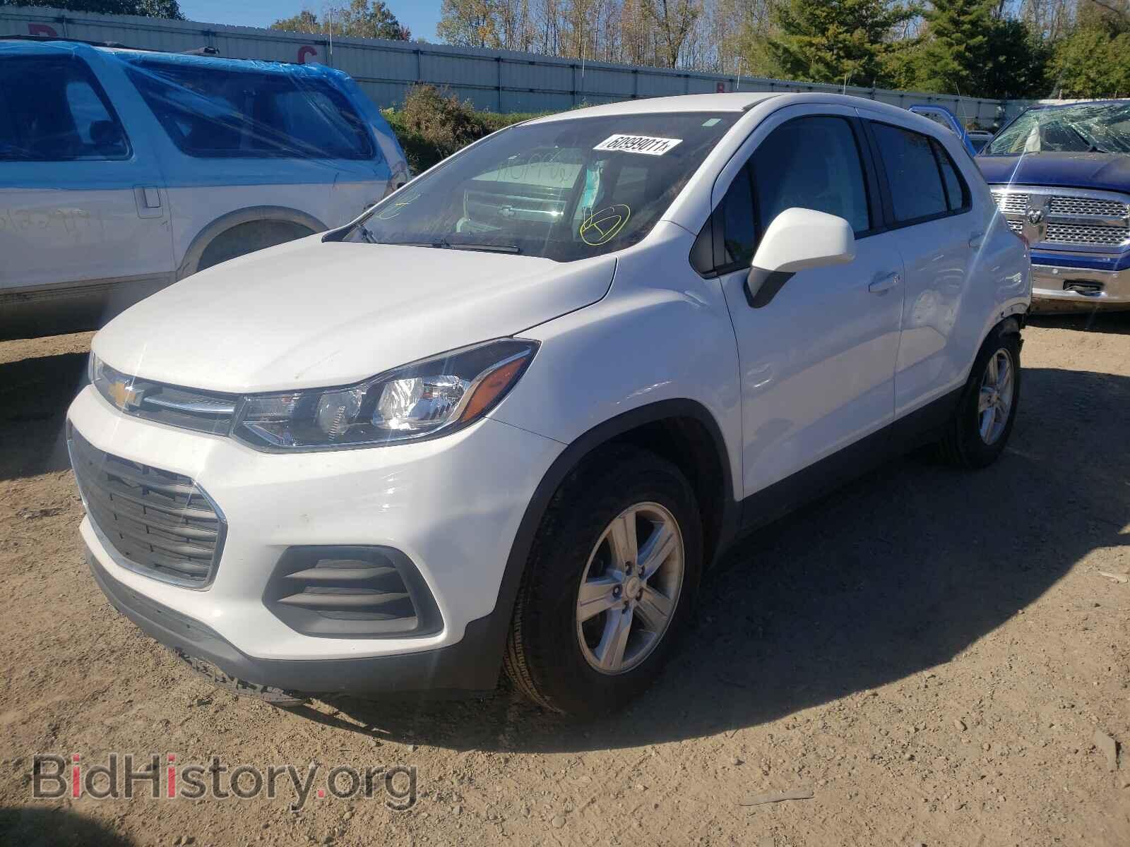 2019 CHEVROLET TRAX - VIN: 3GNCJKSB3KL405822 - Фото 2