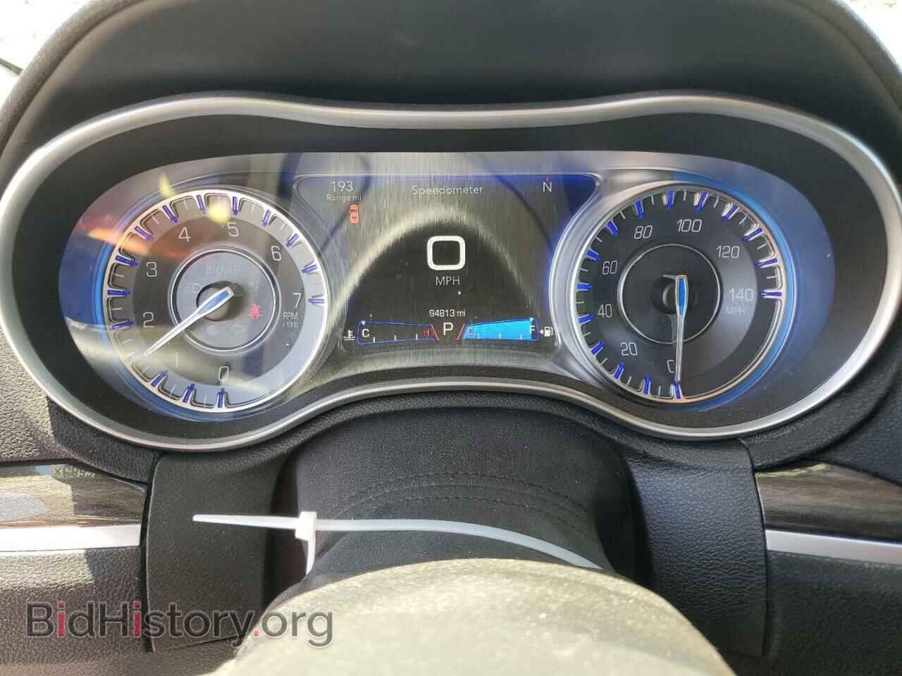 2016 CHRYSLER 300 - VIN: 2C3CCAAG9GH260557 - Фото 9