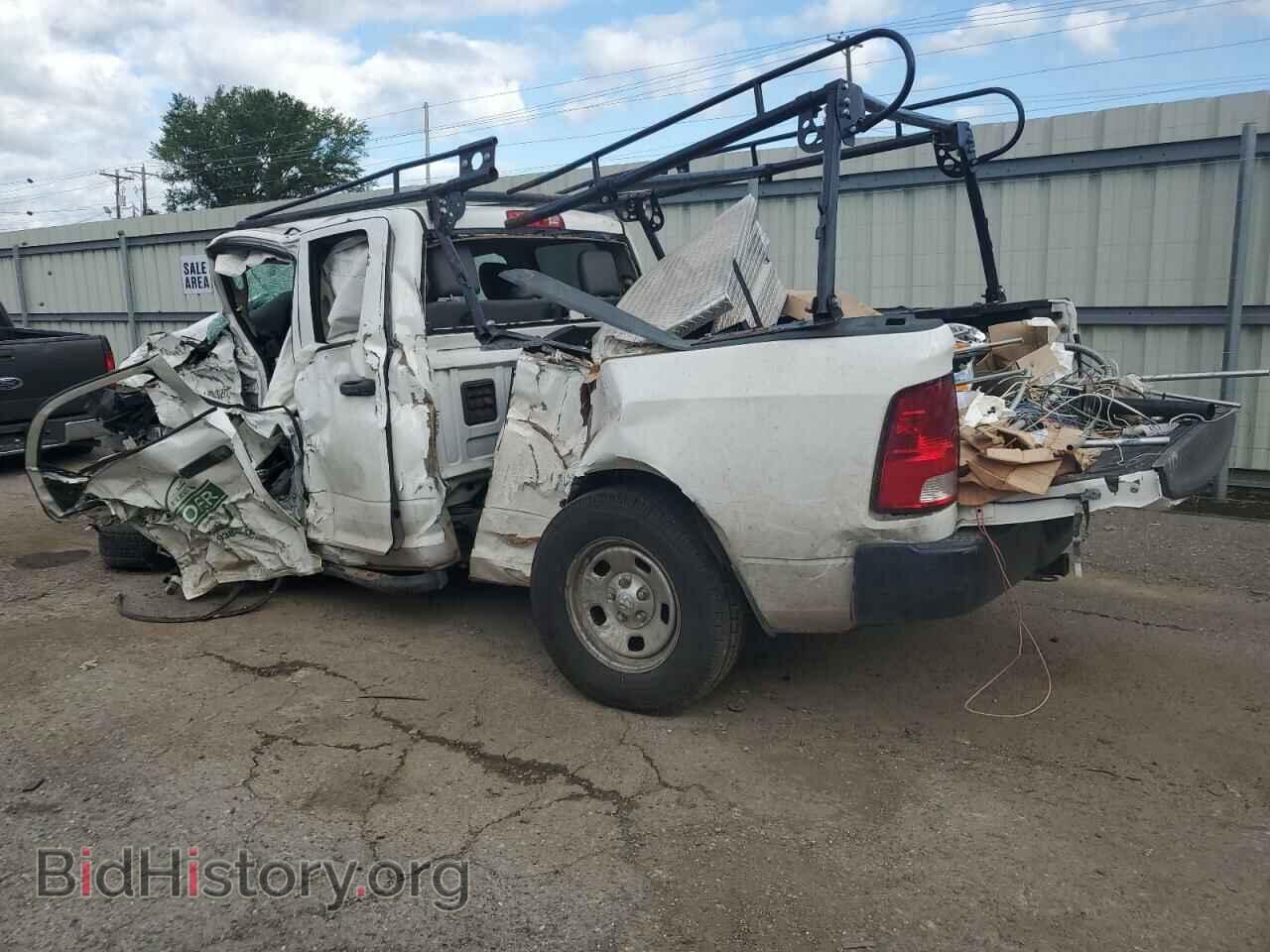 2018 RAM 1500 - VIN: 1C6RR6FG6JS216744 - Фото 2
