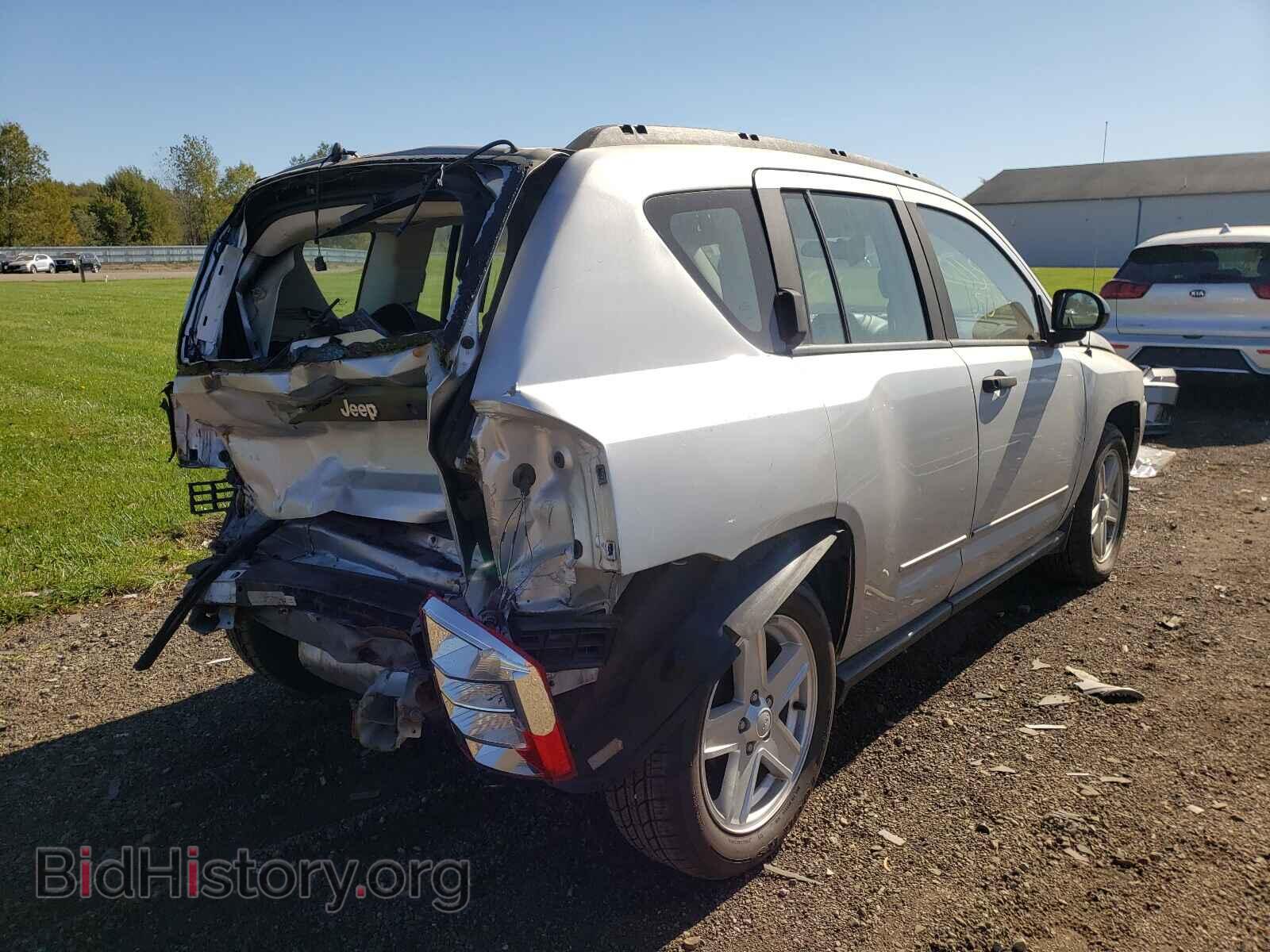 2009 JEEP COMPASS - VIN: 1J4FT47B19D121782 - Photo 4