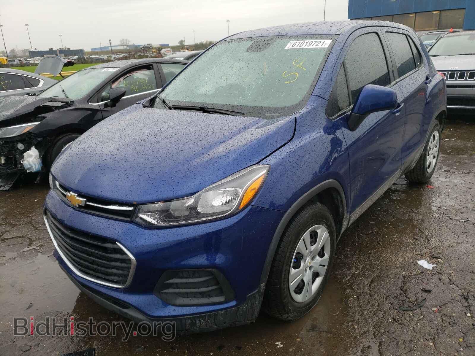 2017 CHEVROLET TRAX - VIN: 3GNCJKSB3HL180584 - Фото 2