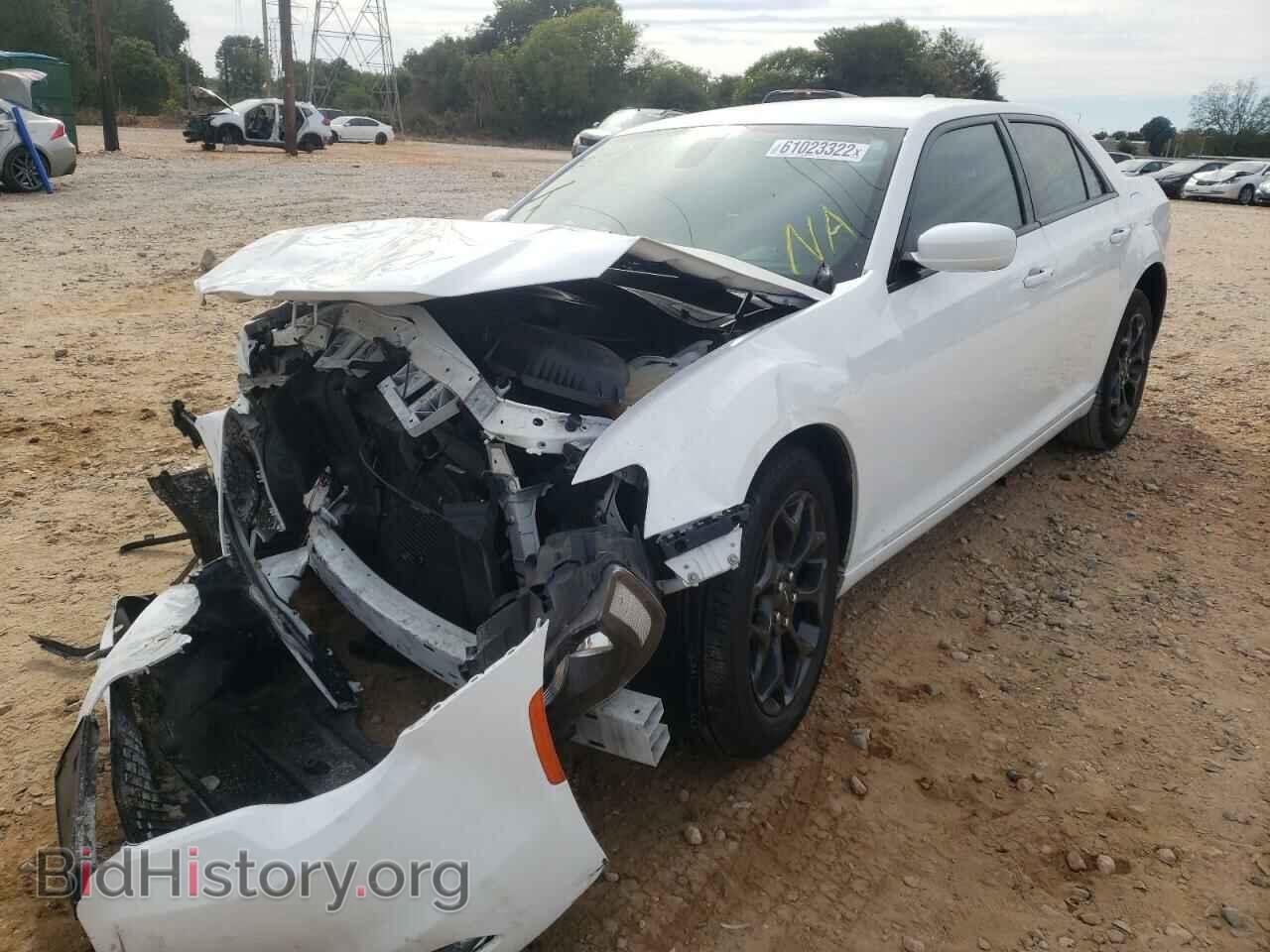2019 CHRYSLER 300 - VIN: 2C3CCAGG1KH610778 - Фото 2