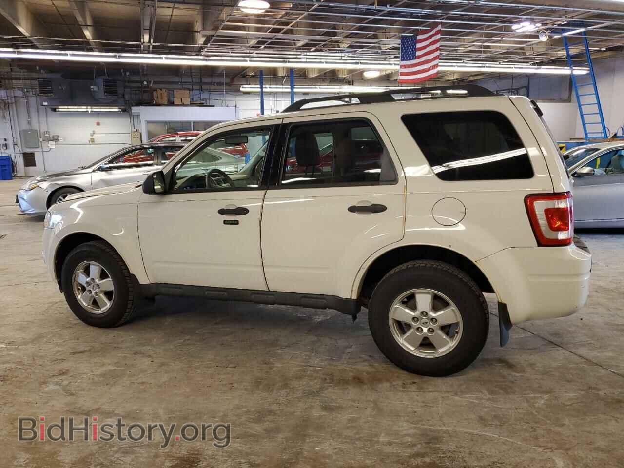 2010 FORD ESCAPE - VIN: 1FMCU0D70AKD37942 - Фото 2
