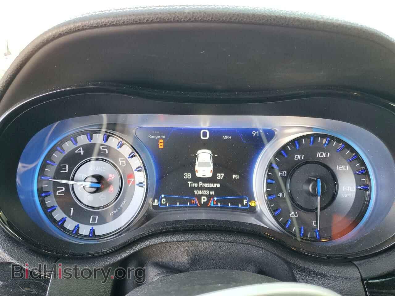 2017 CHRYSLER 300 - VIN: 2C3CCABG2HH506042 - Фото 9