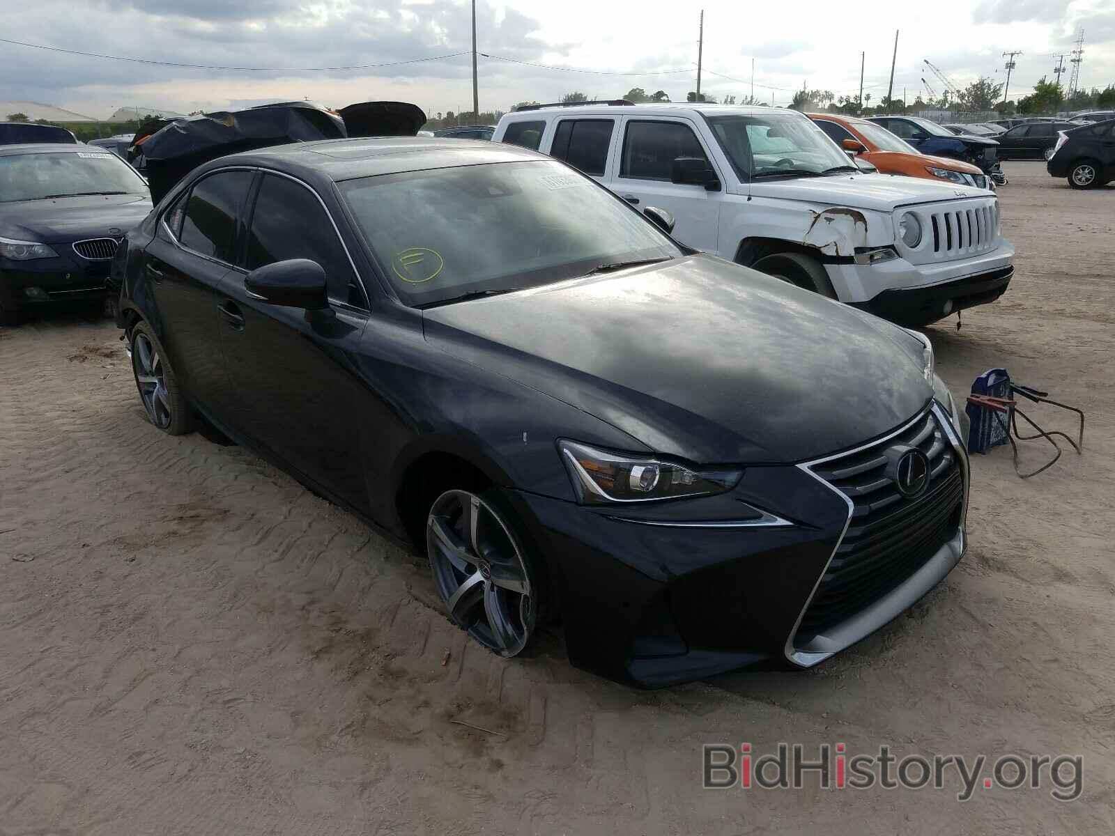 Photo JTHBA1D23J5071767 - LEXUS IS 2018