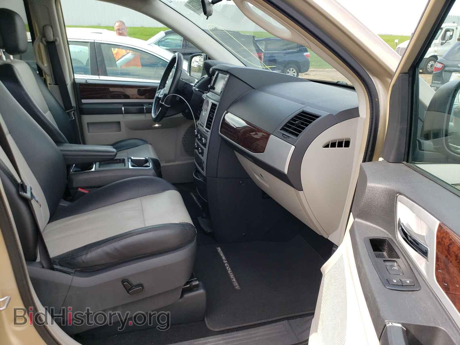 2010 CHRYSLER MINIVAN - VIN: 2A4RR8DX4AR449329 - Фото 5