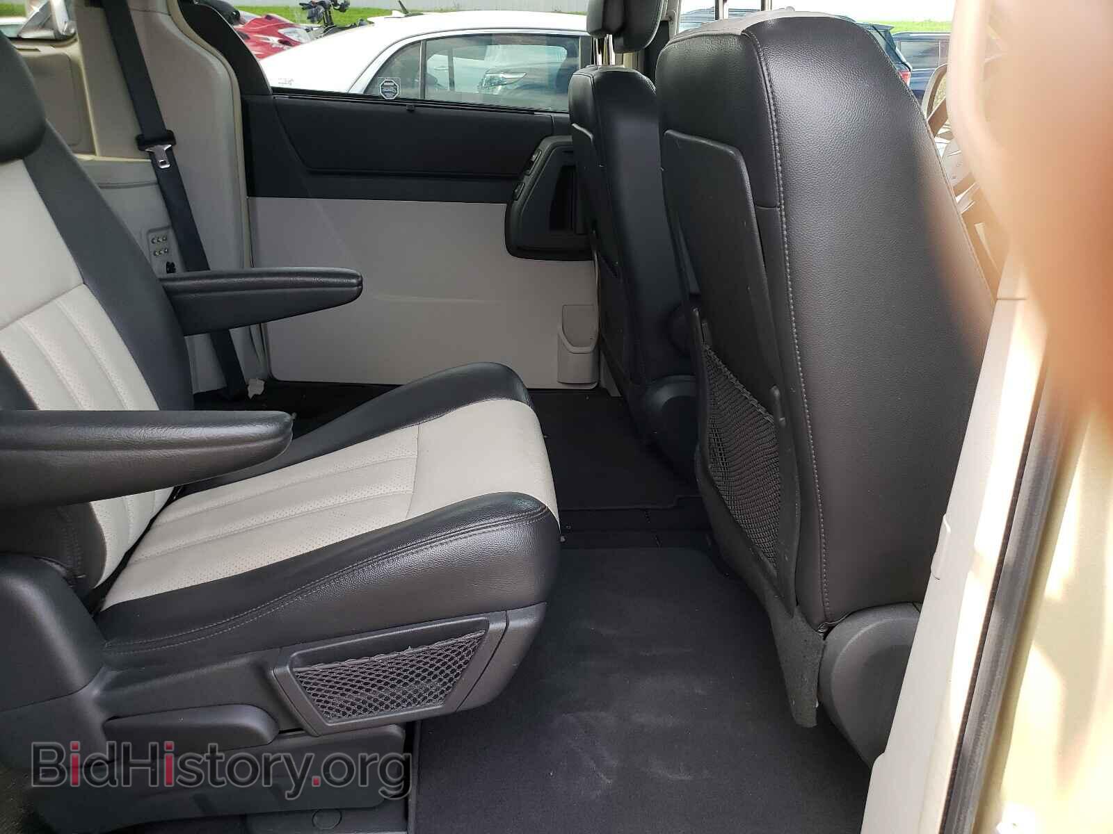 2010 CHRYSLER MINIVAN - VIN: 2A4RR8DX4AR449329 - Фото 6