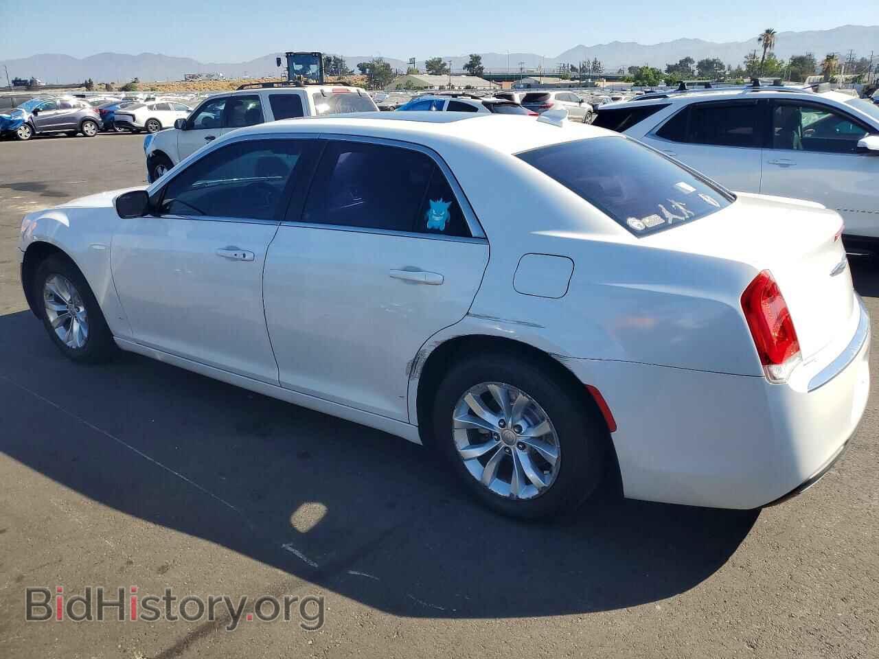 2015 CHRYSLER 300 - VIN: 2C3CCAAG5FH785775 - Photo 2