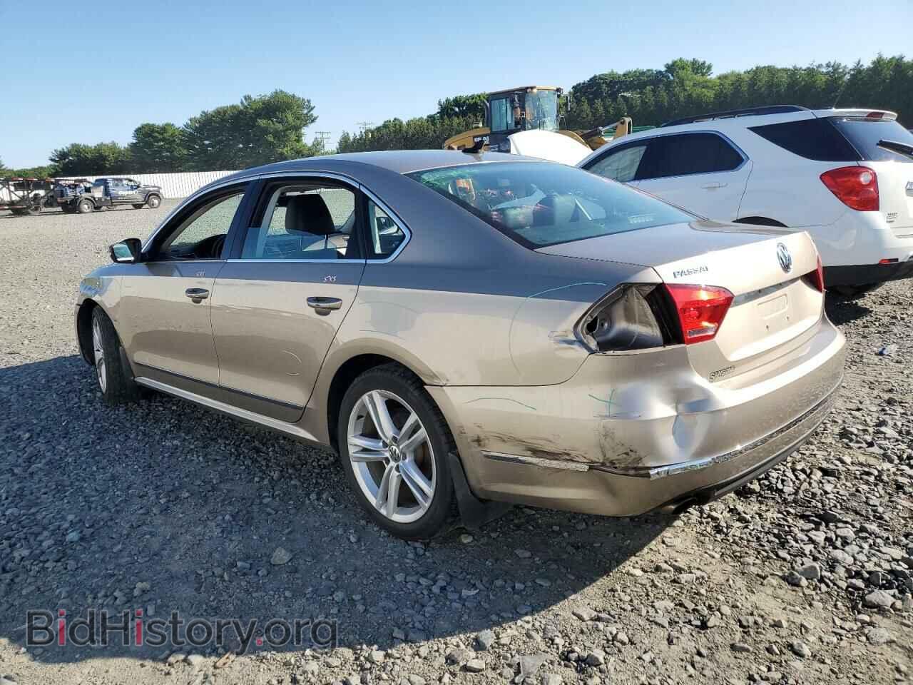 2015 VOLKSWAGEN PASSAT - VIN: 1VWBT7A35FC064802 - Фото 2