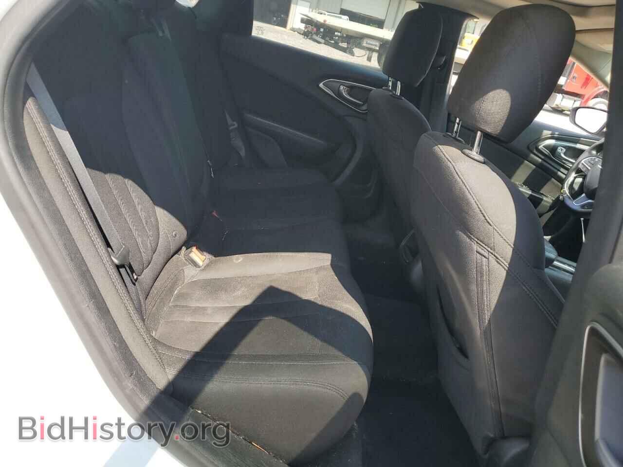 2016 CHRYSLER 200 - VIN: 1C3CCCAB1GN150223 - Фото 10