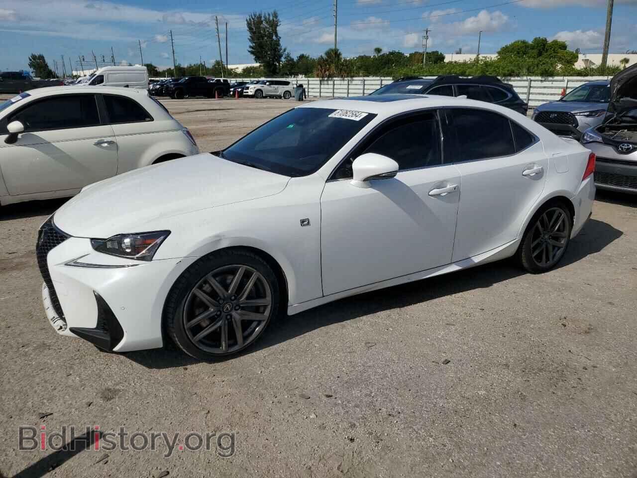 Photo JTHBA1D2XK5087790 - LEXUS IS 2019