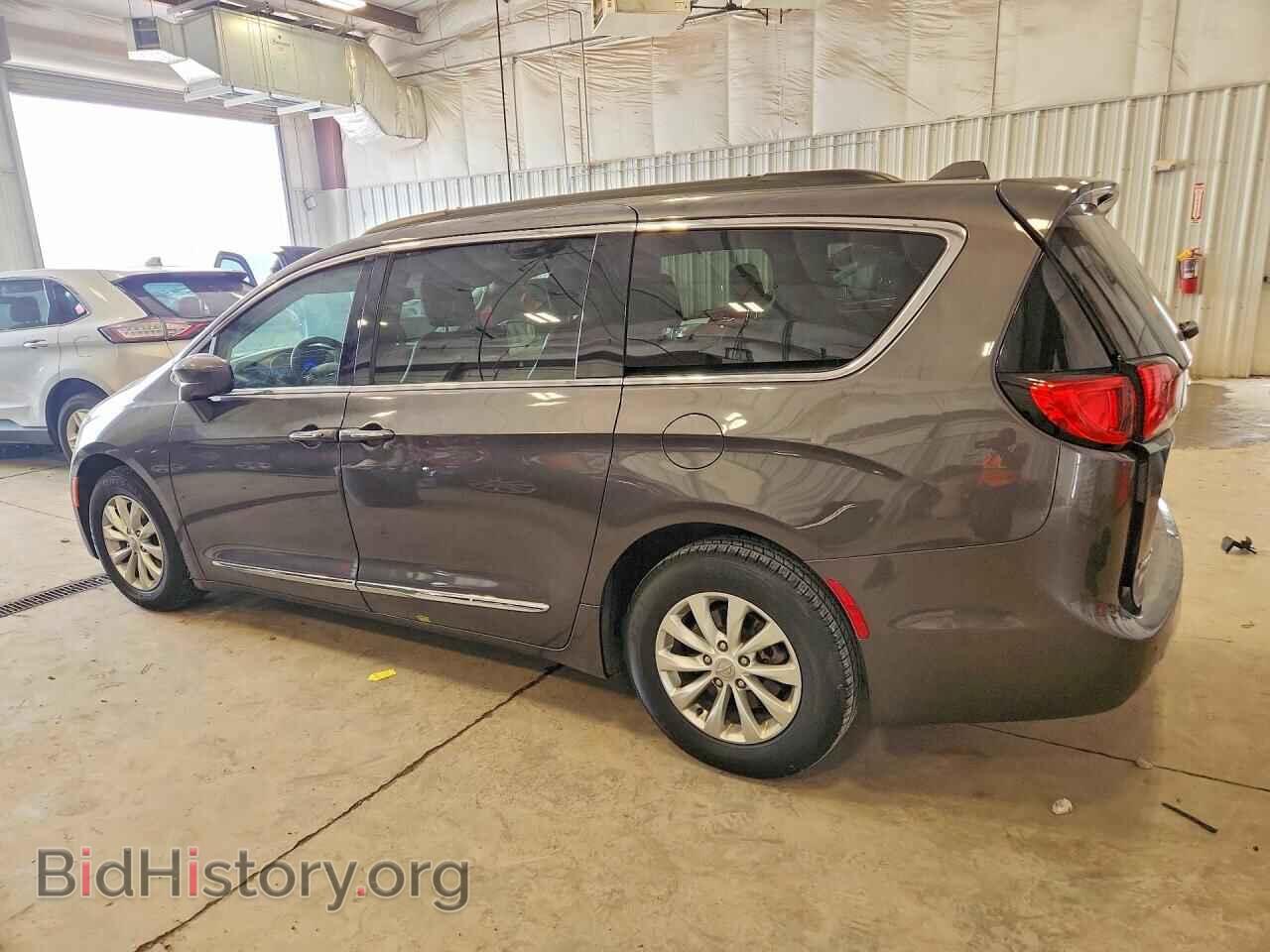 2017 CHRYSLER PACIFICA - VIN: 2C4RC1BG3HR621541 - Photo 2