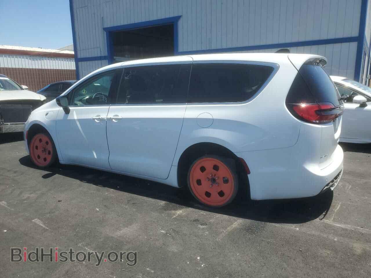 2024 CHRYSLER PACIFICA - VIN: 2C4RC1S71RR156596 - Photo 2