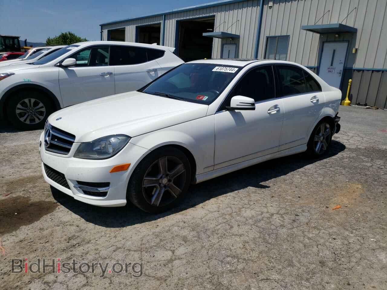 Photo WDDGF8AB7EA937706 - MERCEDES-BENZ C-CLASS 2014
