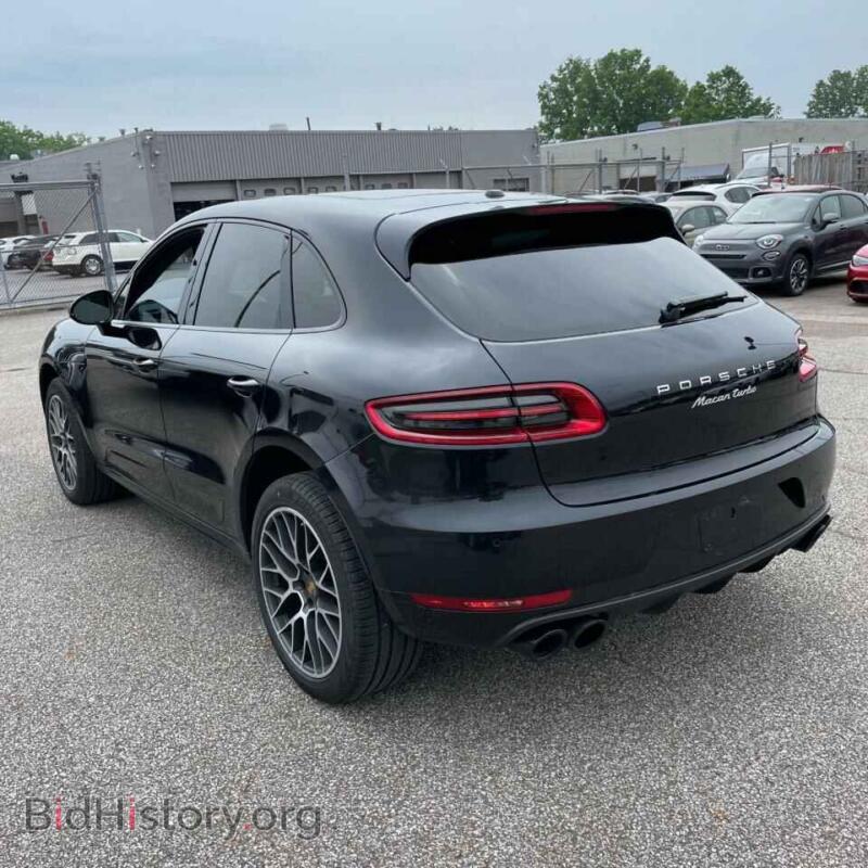 2015 Porsche MACAN (VIN WP1AF2A5XFLB99315) — photo 3 of 15