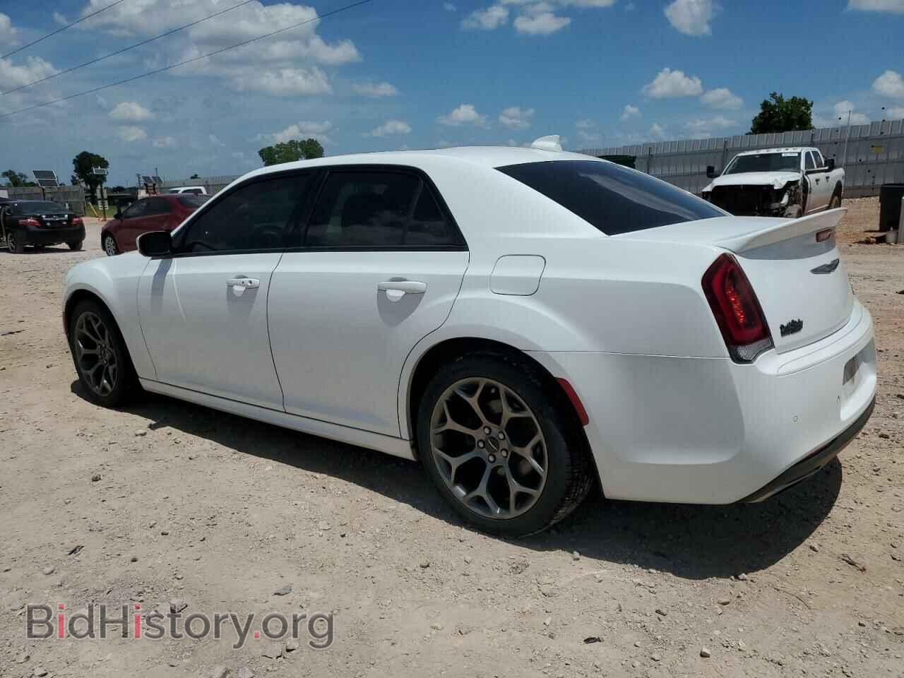 2016 CHRYSLER 300 - VIN: 2C3CCABT8GH311252 - Фото 2