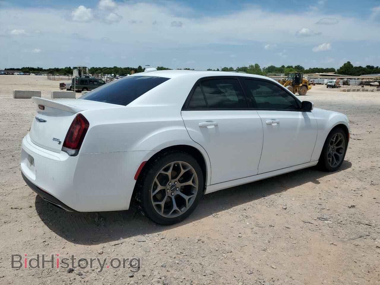 2016 CHRYSLER 300 - VIN: 2C3CCABT8GH311252 - Фото 3