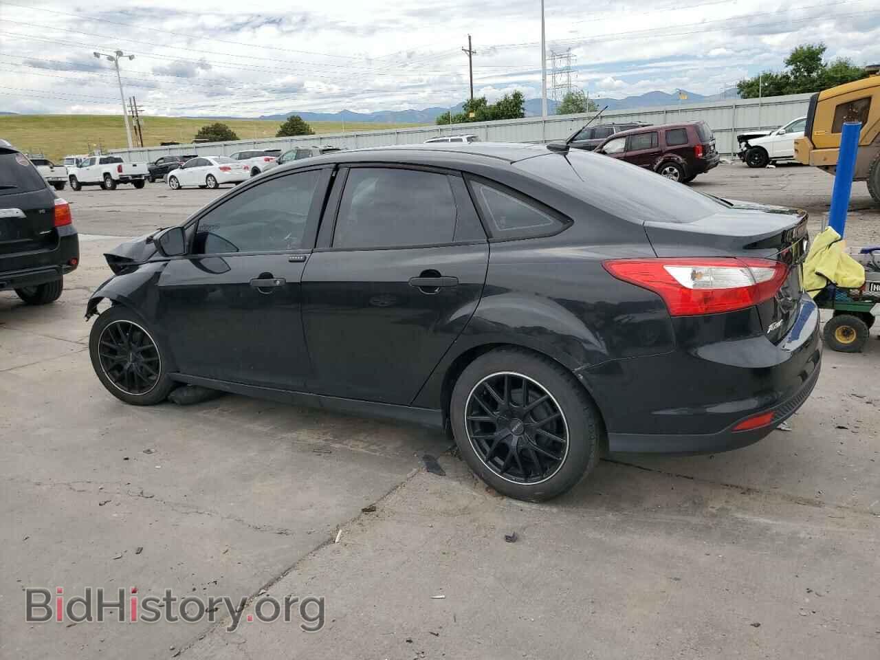 2013 FORD FOCUS - VIN: 1FADP3E26DL234758 - Фото 2