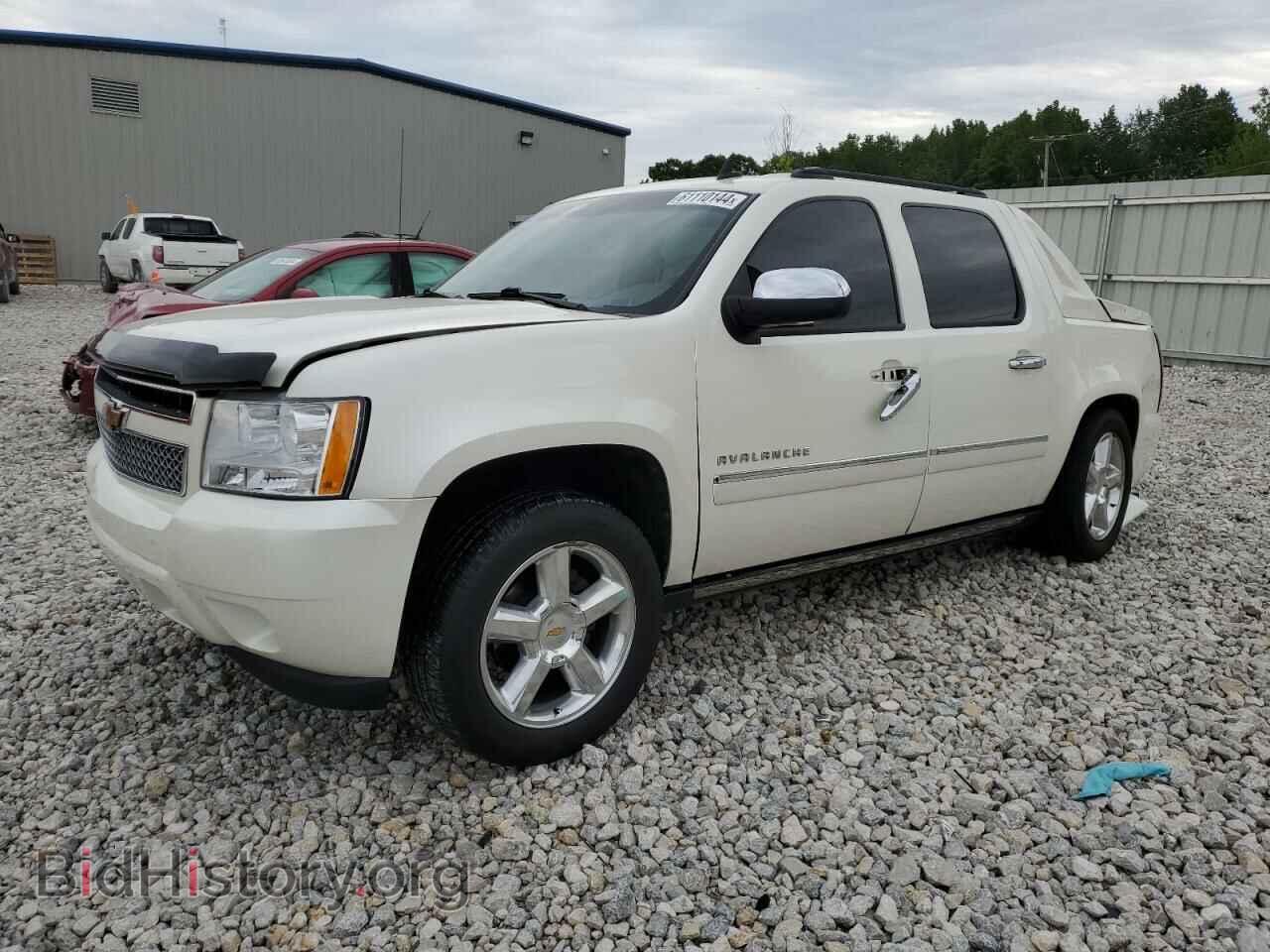 Photo 3GNTKGE38BG136482 - CHEVROLET AVALANCHE 2011