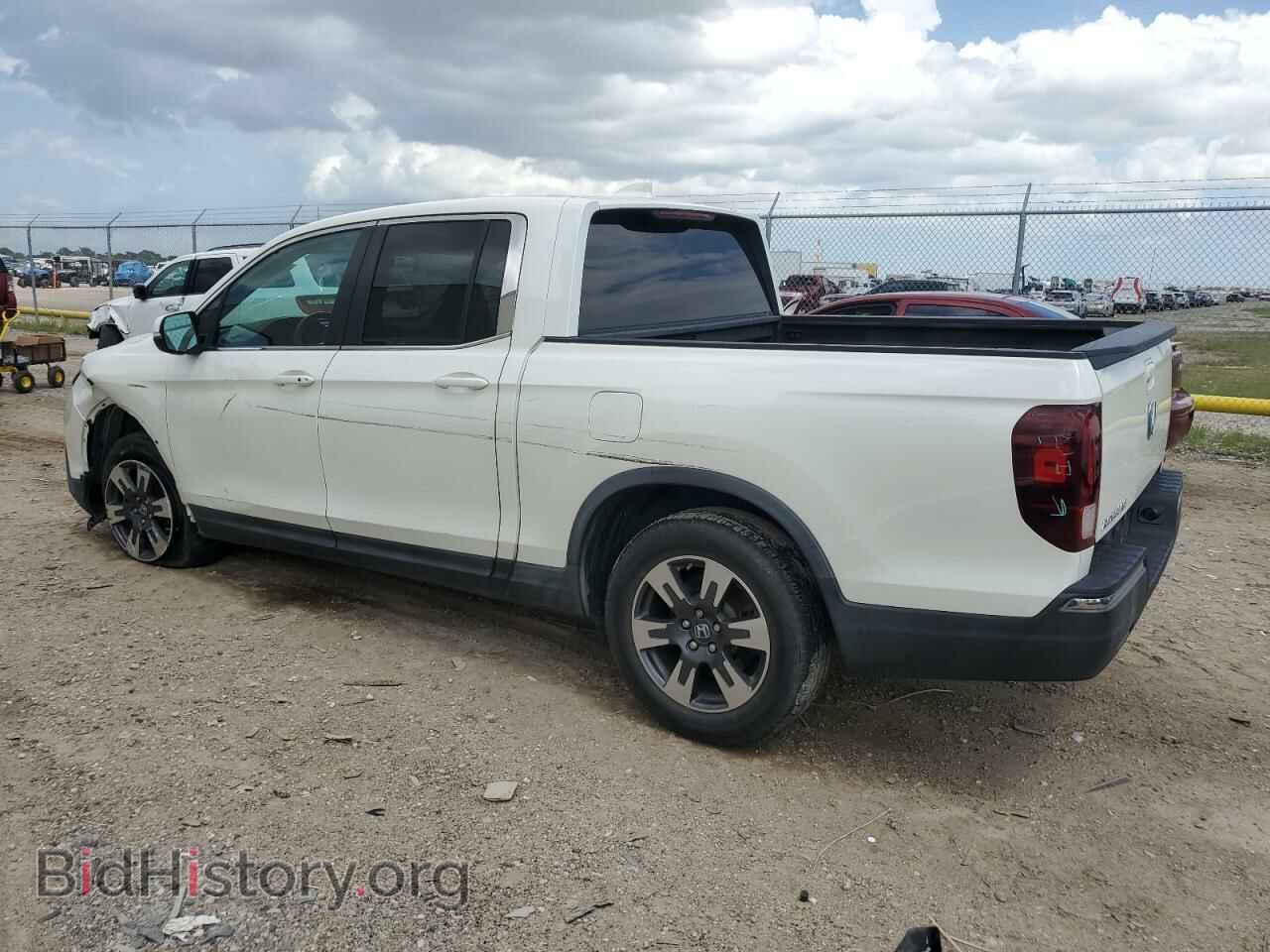 2017 HONDA RIDGELINE - VIN: 5FPYK2F64HB005713 - Photo 2