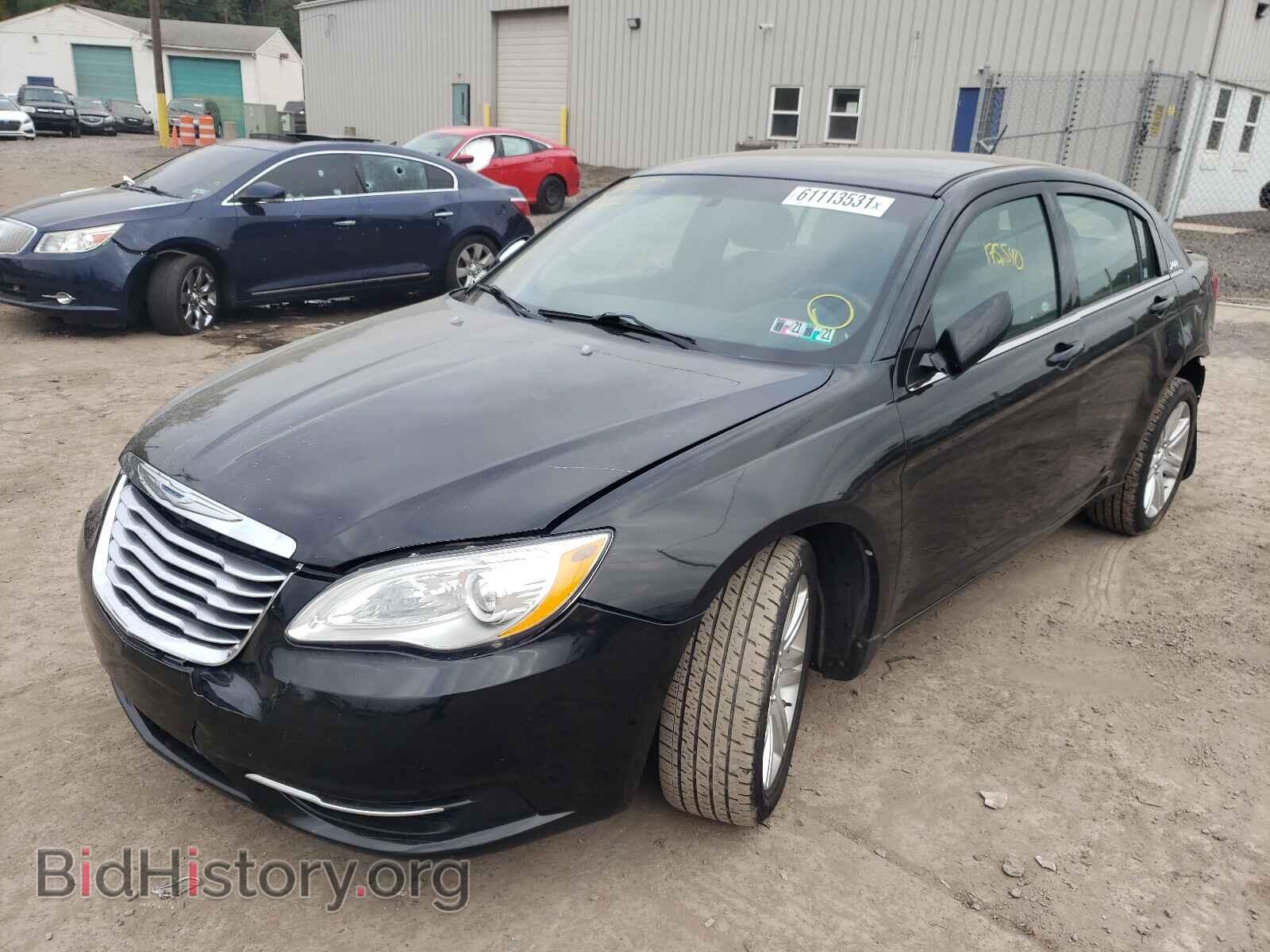 2013 CHRYSLER 200 - VIN: 1C3CCBABXDN762216 - Фото 2