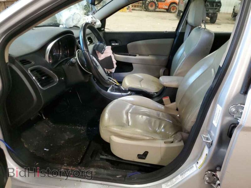 2011 Chrysler 200 (VIN 1C3BC2FGXBN520930) — фото 7 из 12