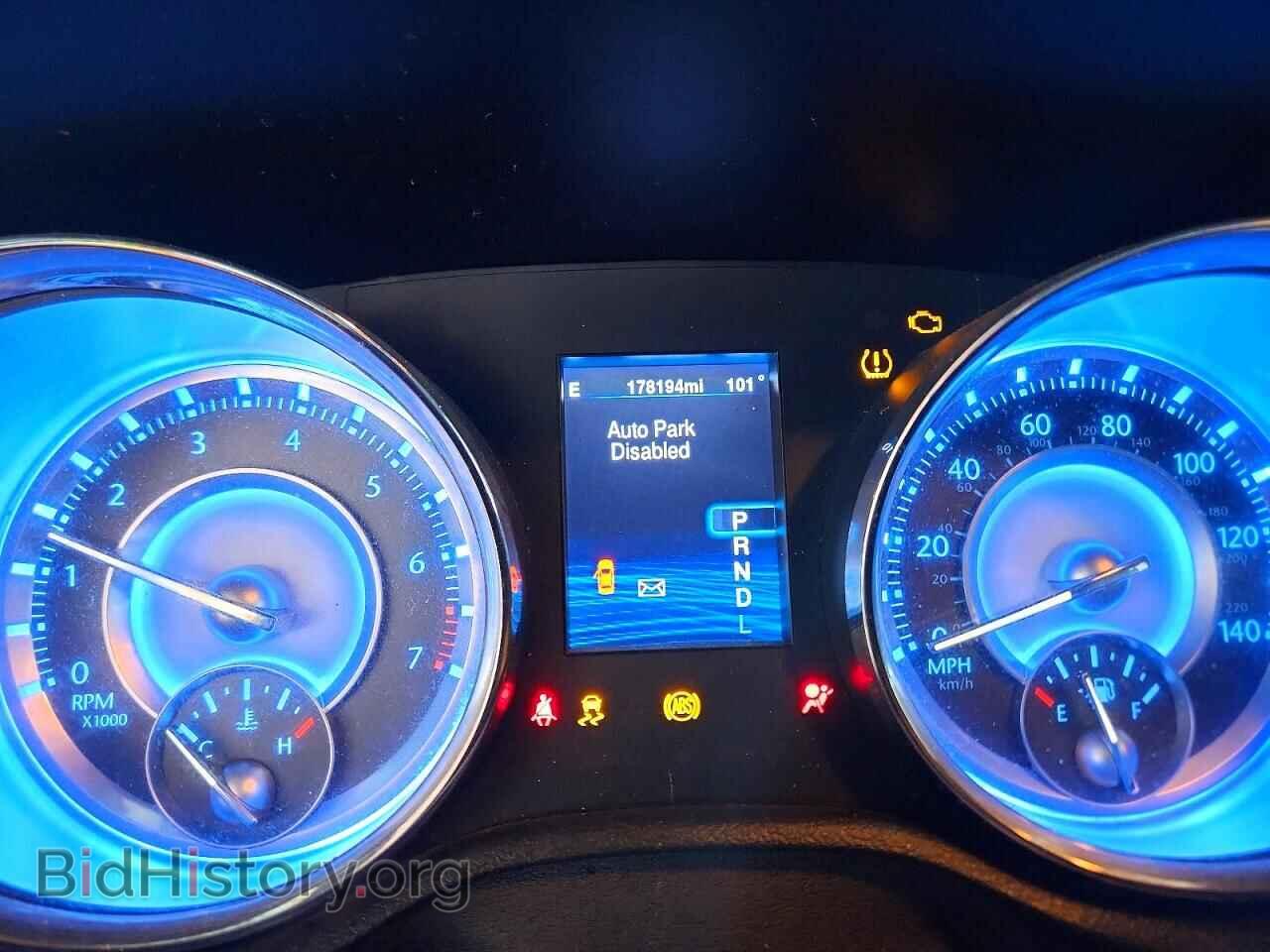 2014 CHRYSLER 300 - VIN: 2C3CCAAG1EH361444 - Фото 9