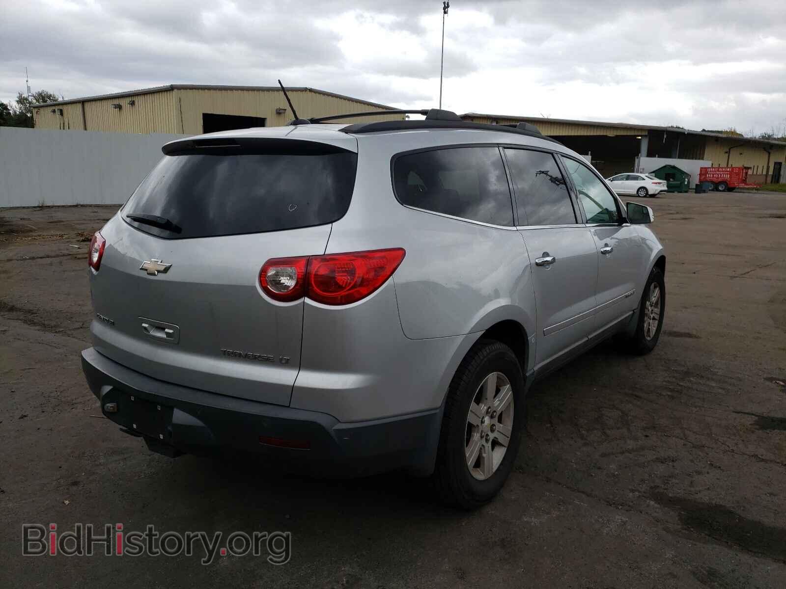2009 CHEVROLET TRAVERSE - VIN: 1GNER23D09S169823 - Фото 4