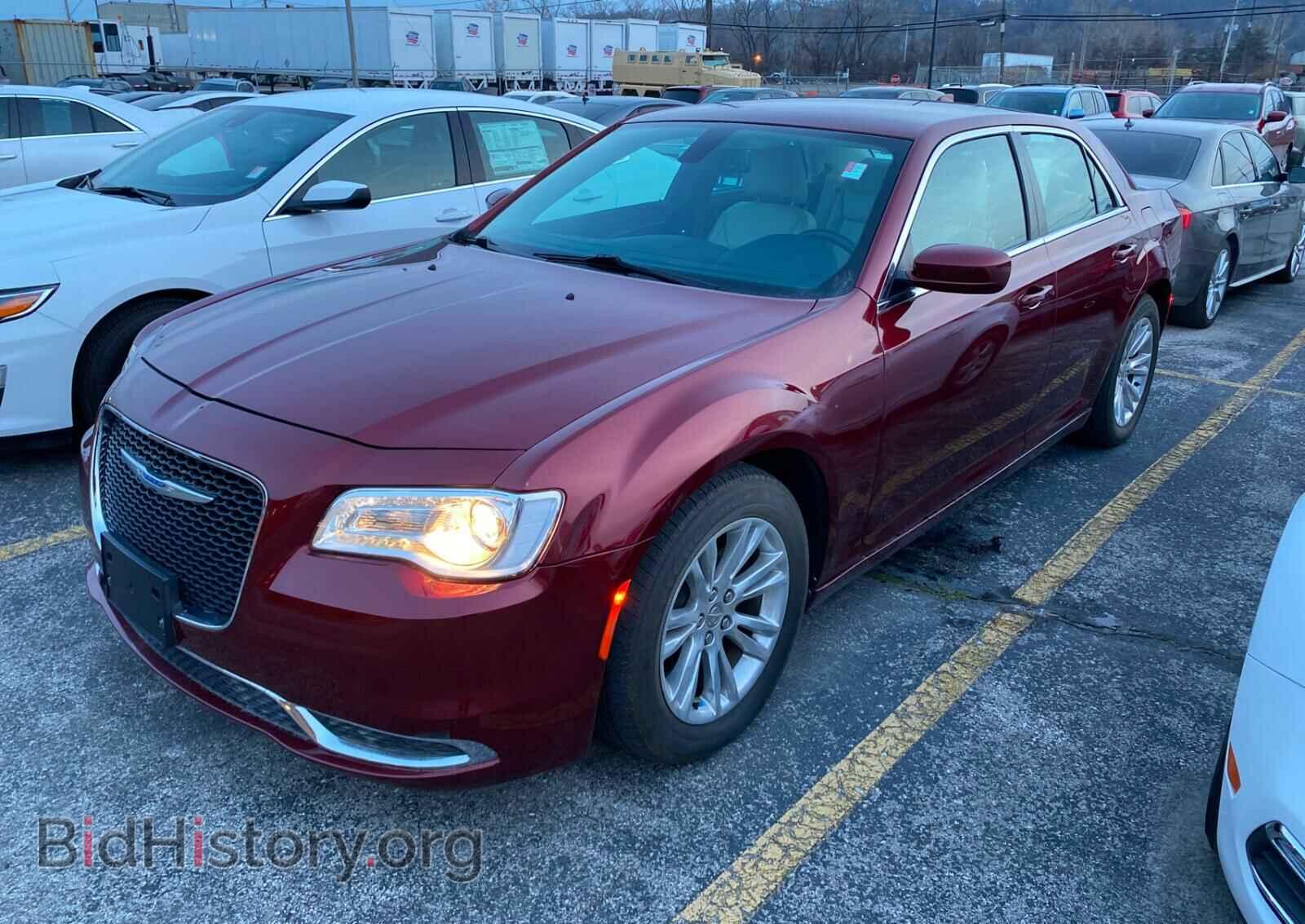 2017 CHRYSLER 300 - VIN: 2C3CCAAG5HH662013 - Фото 2