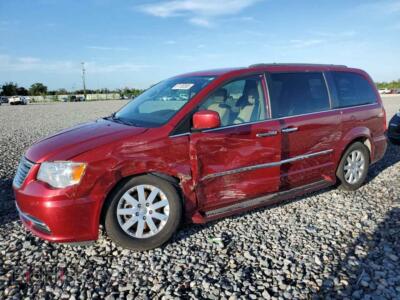 2015 Chrysler MINIVAN Touring, maroon — VIN 2C4RC1BG3FR526314, Copart