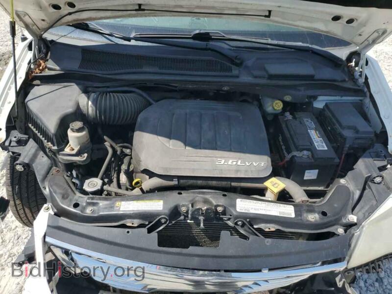 2011 Chrysler MINIVAN (VIN 2A4RR5DG2BR727497) — photo 12 of 14