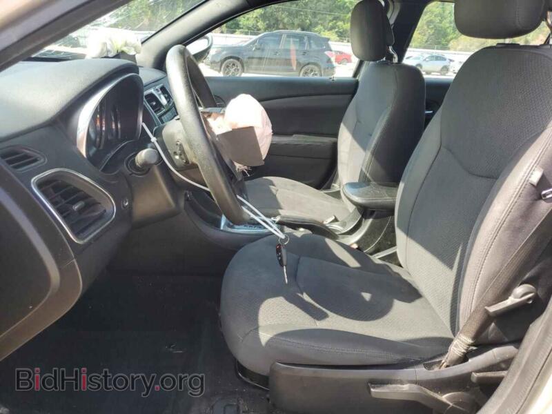 2013 Chrysler 200 (VIN 1C3CCBAB4DN735707) — фото 7 из 15