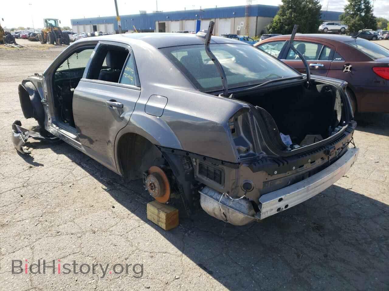 2019 CHRYSLER 300 - VIN: 2C3CCABG0KH617955 - Фото 3