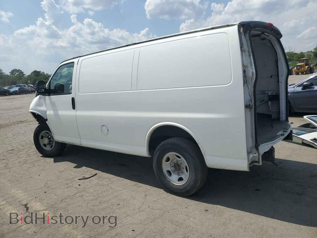 2017 CHEVROLET EXPRESS - VIN: 1GCWGAFG2H1126060 - Фото 2
