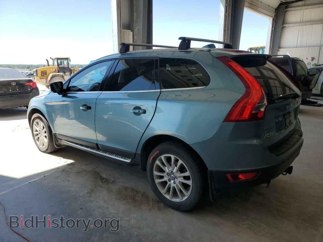 2010 VOLVO XC60 - VIN: YV4992DZ2A2033134 - Фото 2