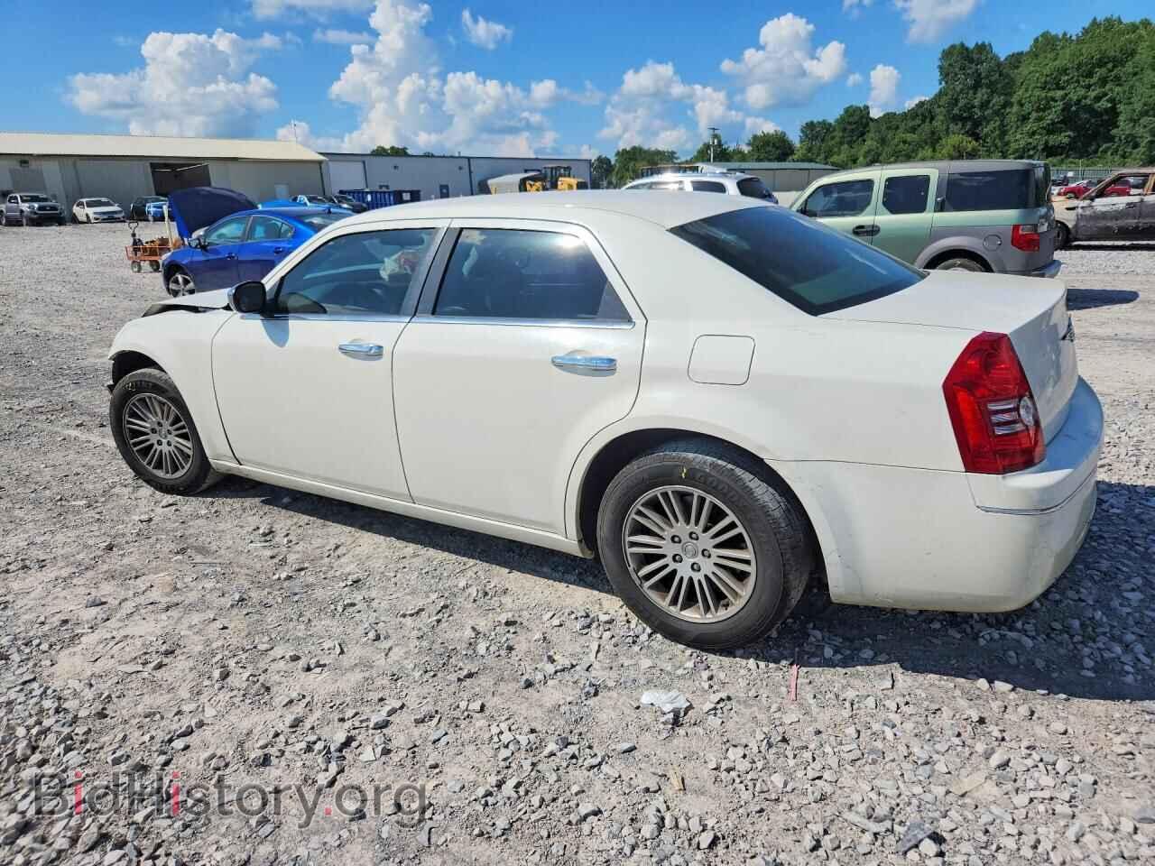 2010 CHRYSLER 300 - VIN: 2C3CA4CD2AH105317 - Фото 2