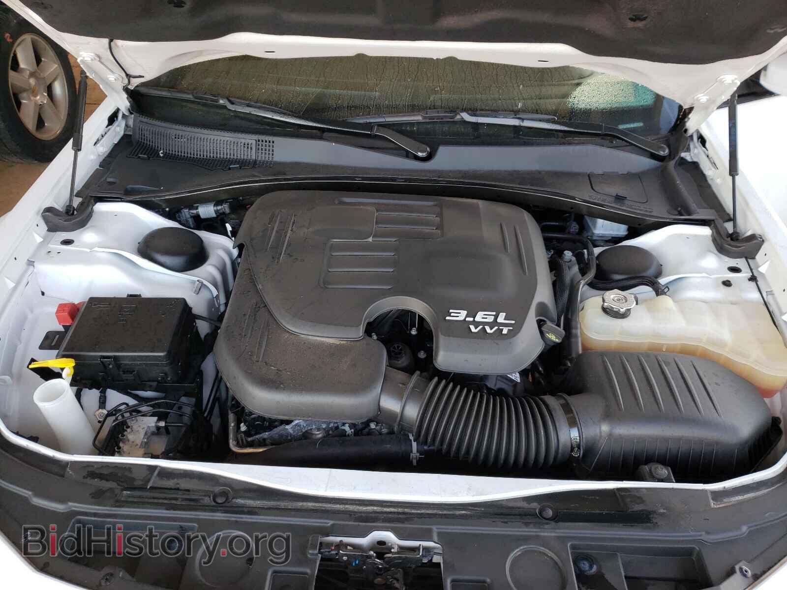 2019 CHRYSLER 300 - VIN: 2C3CCABG1KH648132 - Фото 7
