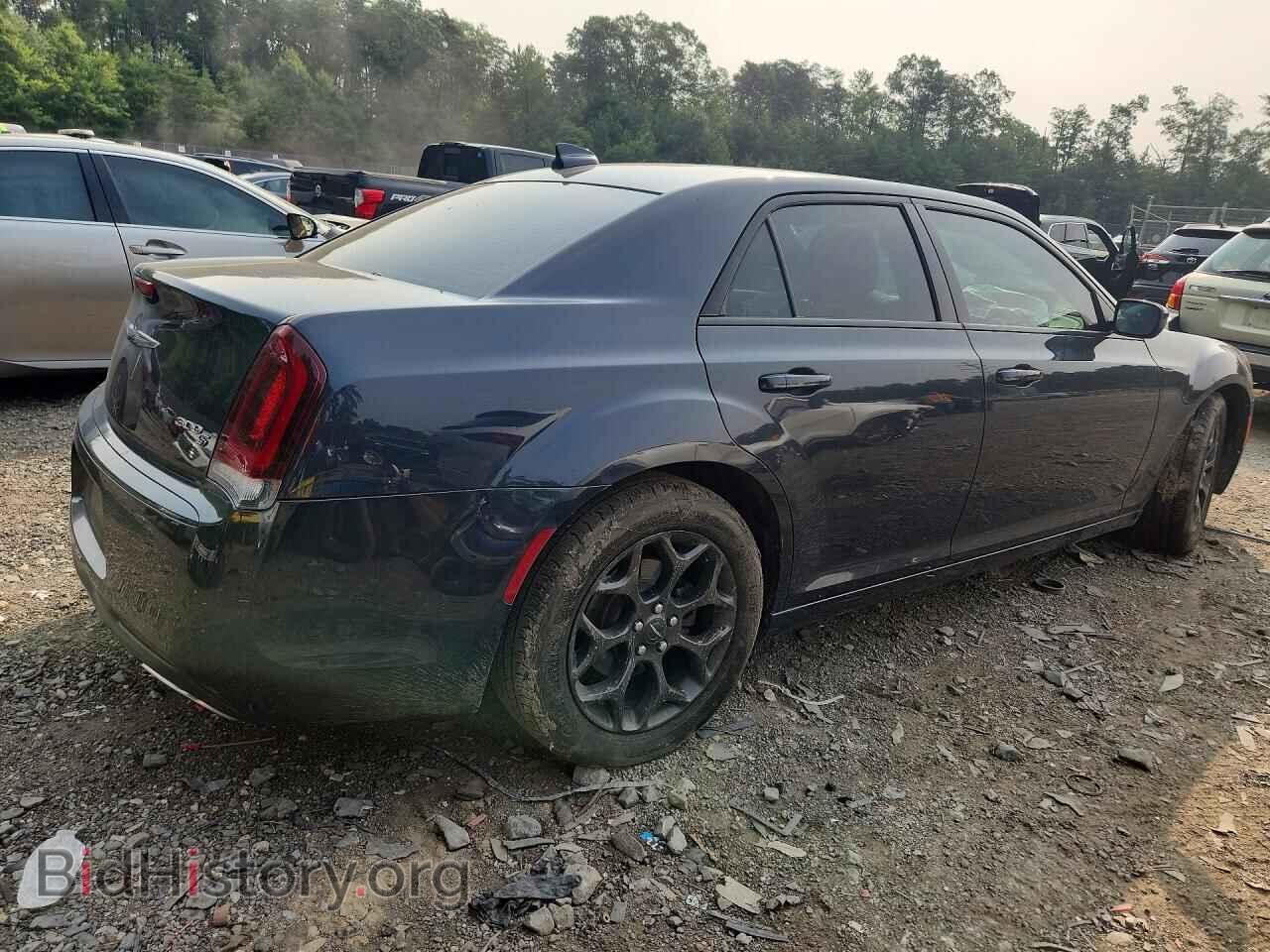 2019 CHRYSLER 300 - VIN: 2C3CCAGG6KH698419 - Фото 3