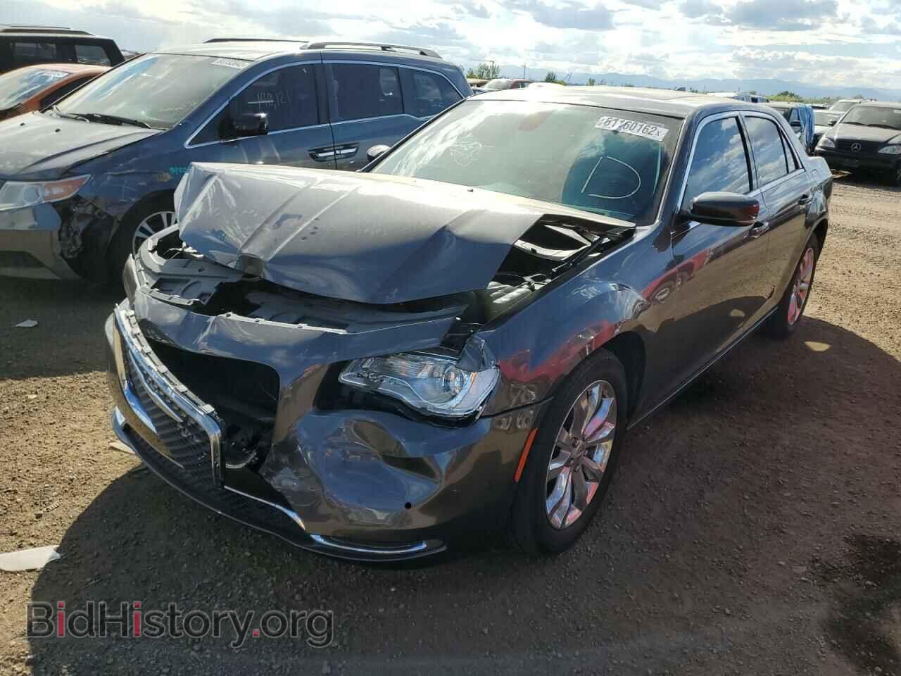 2016 CHRYSLER 300 - VIN: 2C3CCARG1GH278409 - Фото 2