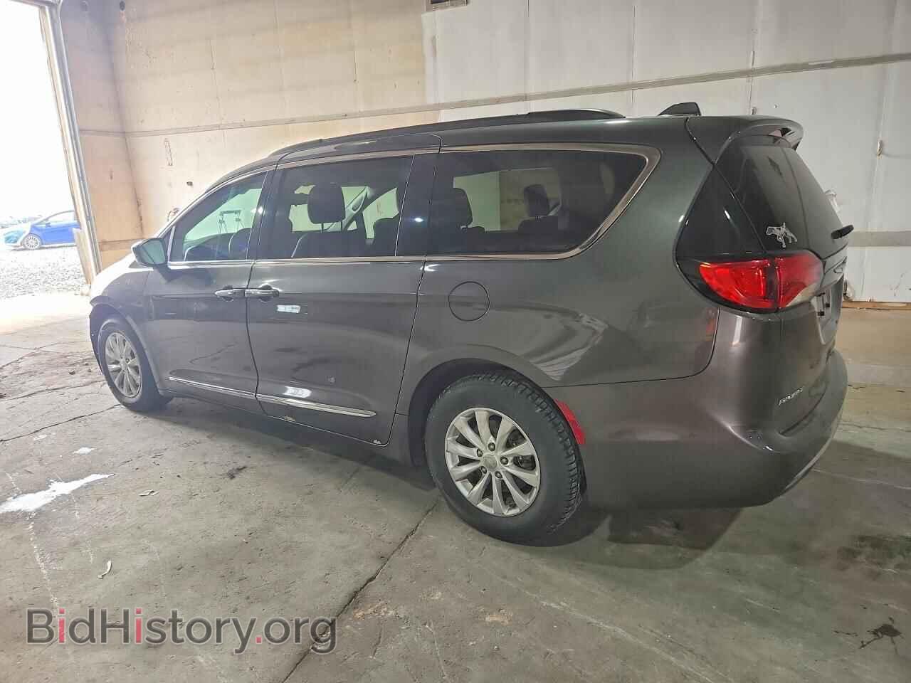 2017 CHRYSLER PACIFICA - VIN: 2C4RC1BG3HR603282 - Photo 2