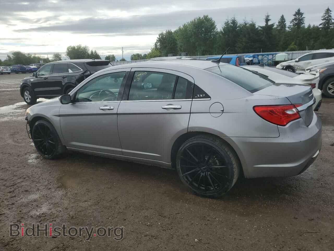 2013 CHRYSLER 200 - VIN: 1C3CCBCG8DN556112 - Фото 2