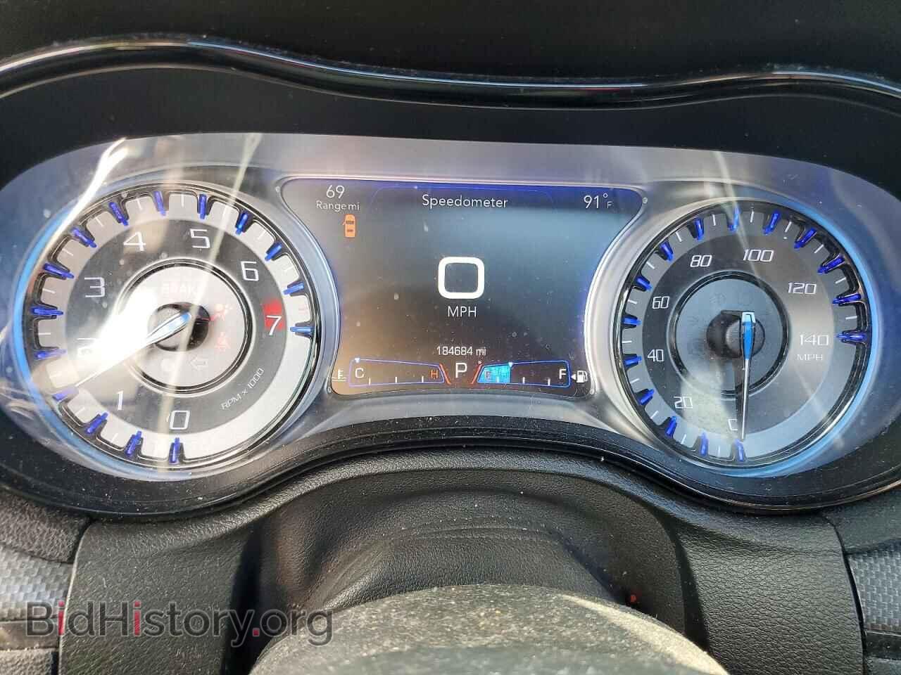 2016 CHRYSLER 300 - VIN: 2C3CCAGG1GH165790 - Photo 9