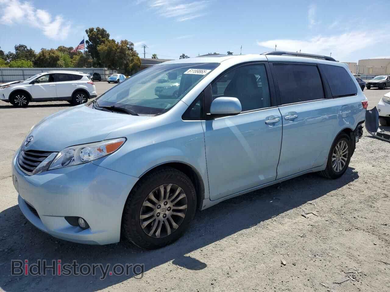 Фотография 5TDYK3DC5GS740962 - TOYOTA All Models 2016